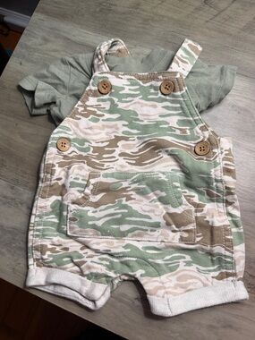 Camo Short Overalls for Newborn- Green/Tan
